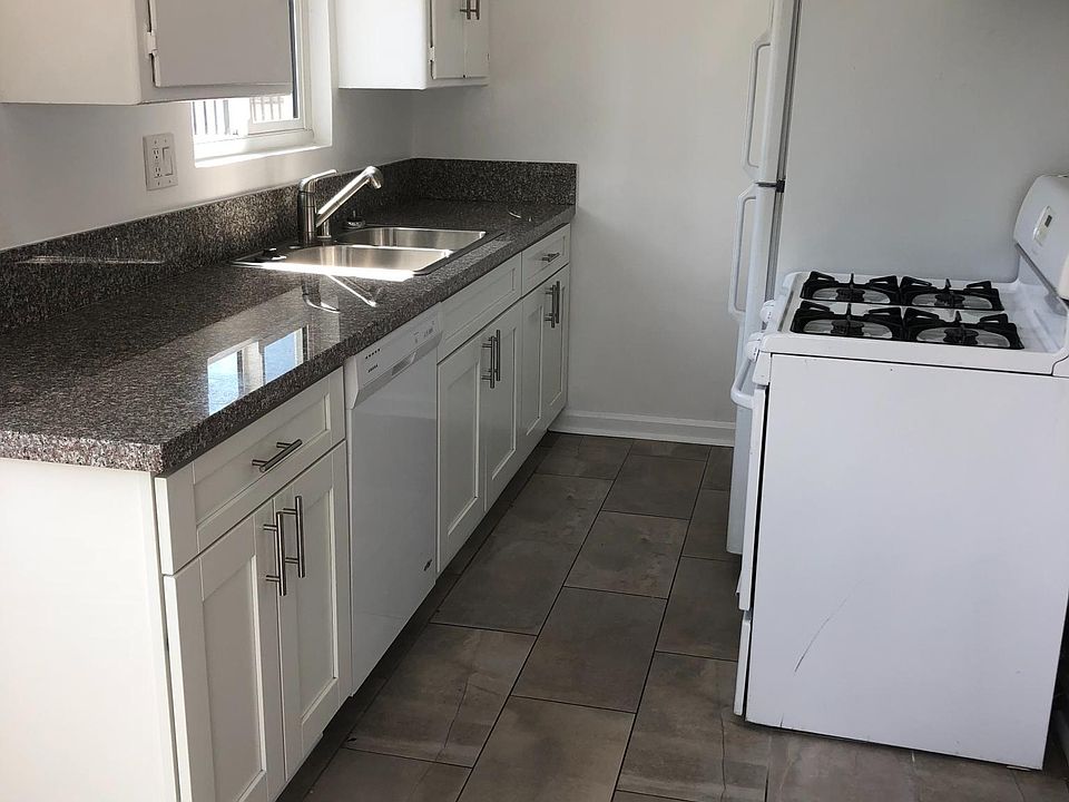 1st image of 5017 S Figueroa St