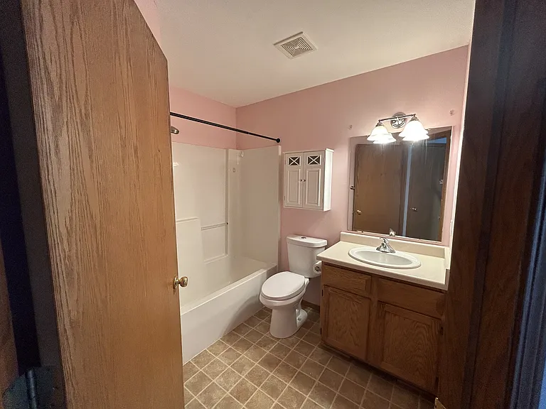 upstair guest bathroom