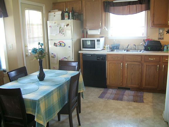 5th image of 221 Cranklen Cir