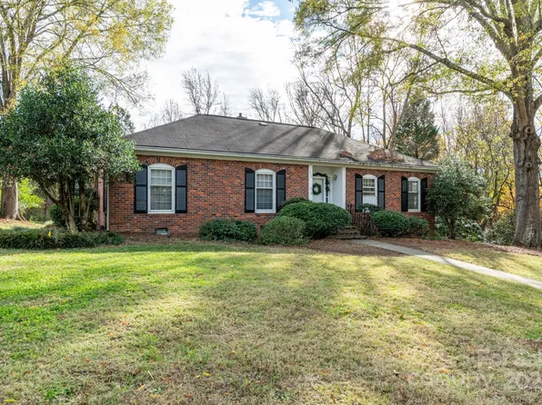 556 Eastway St, Davidson, NC 28036