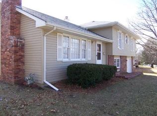 1603 NE Northaven Dr, Kansas City, MO 64118