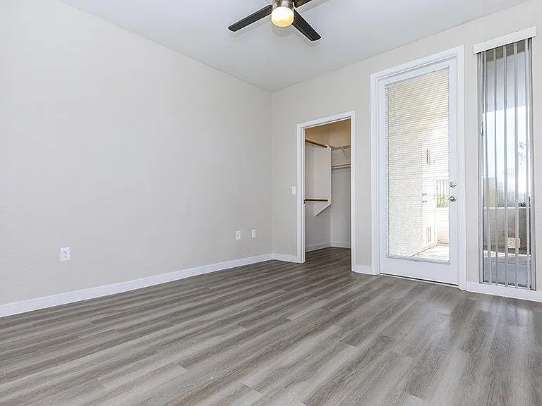 The Residences at Palm Valley Apartments — Photo 27