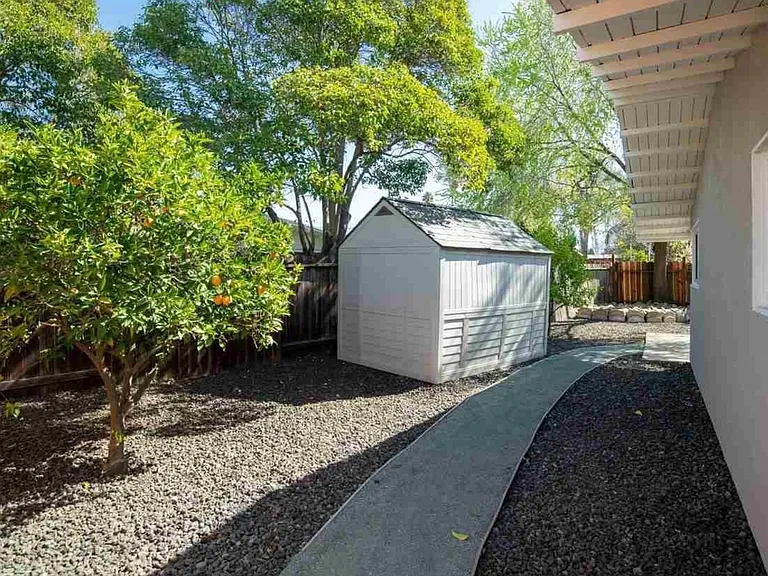 1414 Toyon Dr — Photo 11