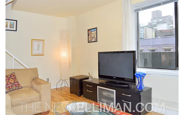 Sold by Douglas Elliman | media 15