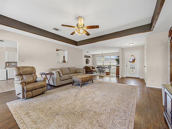 4th image of 130 Cora St