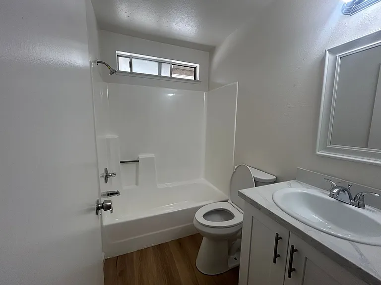 Santanna Apartments — Photo 14