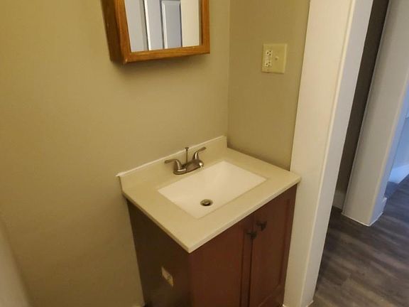 2nd image of 27 Parkview Ave #B