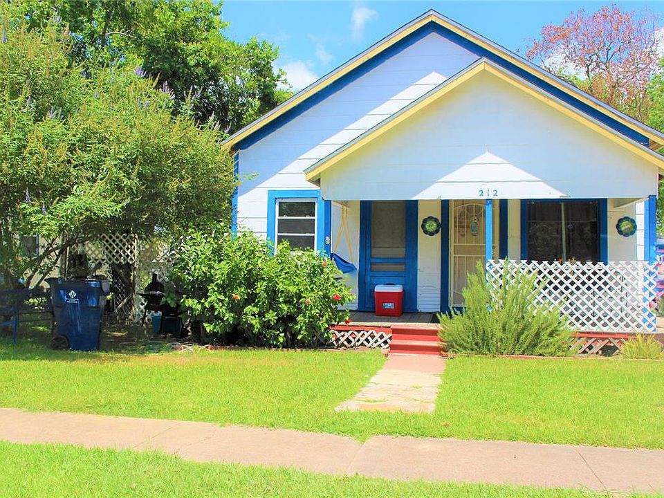 2nd image of 212 N Avenue A