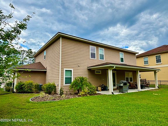 4th image of 520 ROYAL STEWART Court