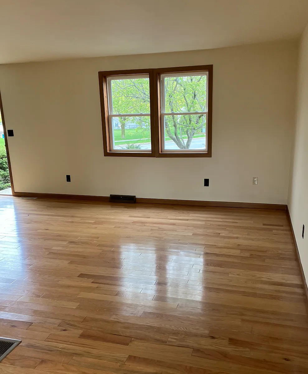 Building Photo - 139 Julie Dr #6