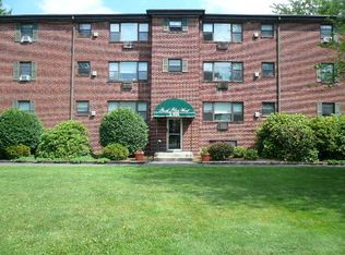 160 Newington Rd APT B8, West Hartford, CT 06110