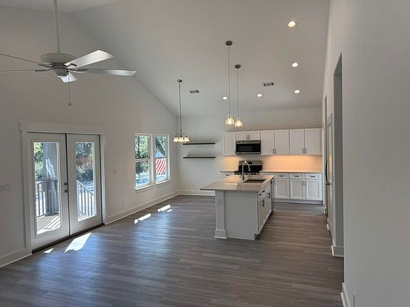 4th image of 735 Indian Woman Rd