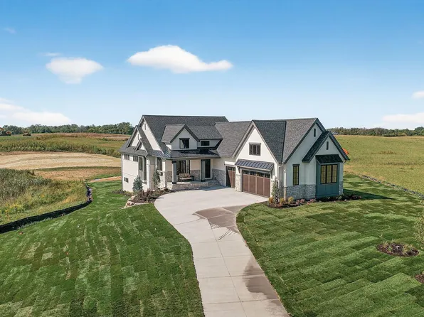7947 207th St E, Prior Lake, MN 55372