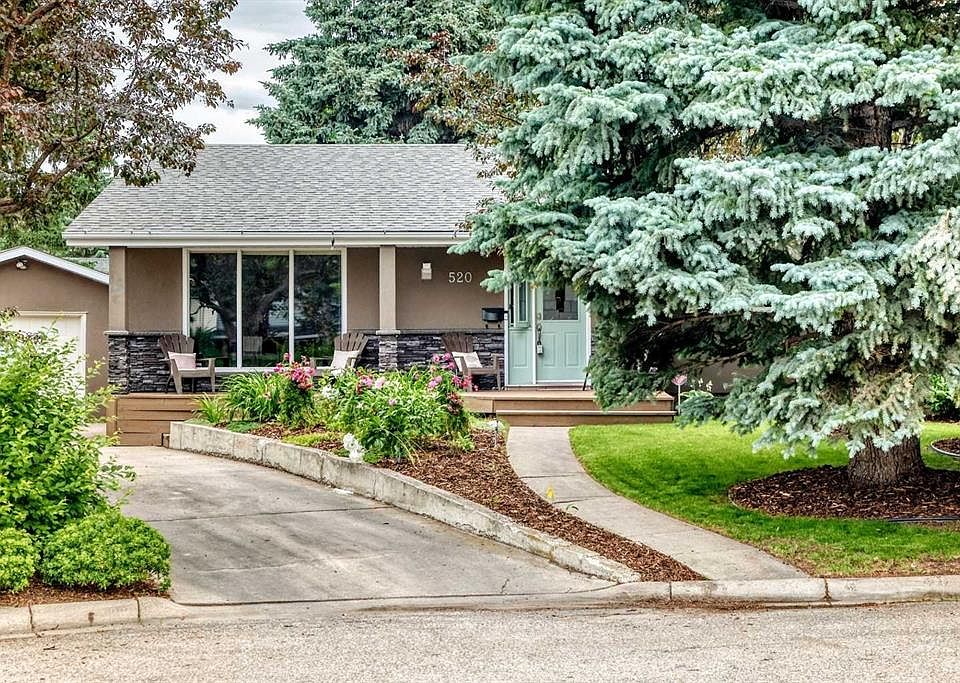 1st image of 520 Oakwood Pl SW