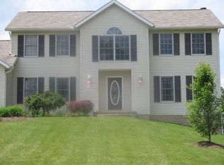 220 Misty Woods Ct, Struthers, OH 44471