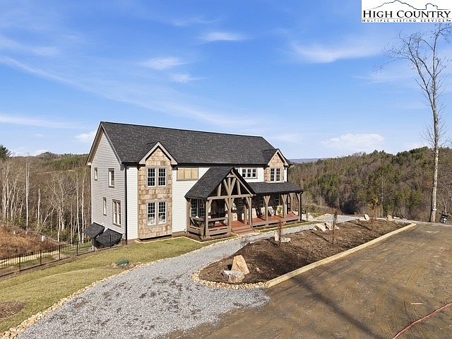 1st image of 457 Autumn Leaf Way