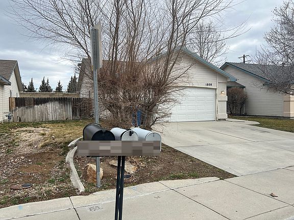 3rd image of 1808 W Eaglecrest Dr