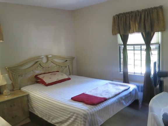 4th image of 10 Sandalwood Ave APT 2