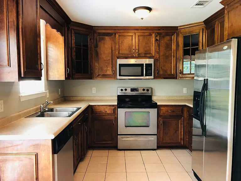 36 Eleanor Pl — Photo 3