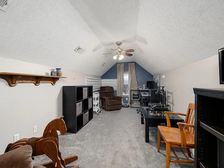 980 S Redwood St — Photo 17