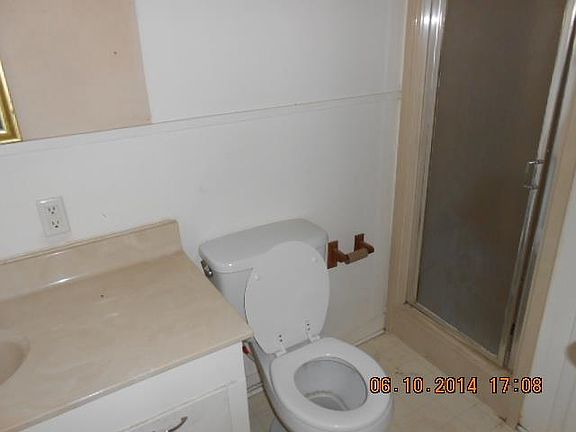 5th image of 708 Carlisle Dr
