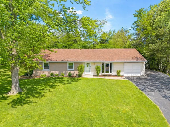 1002 Juniper Ln, Darien, IL 60561