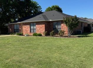 300 Firestone Dr, Meadowlakes, TX 78654