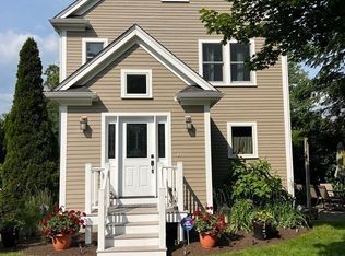 42 Sycamore Rd, Wayland, MA 01778