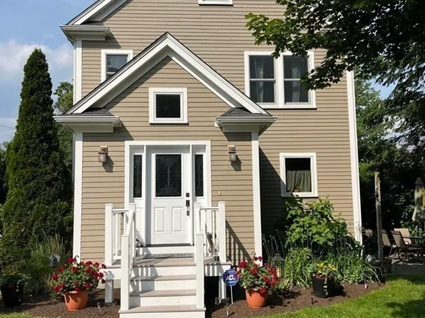 42 Sycamore Rd, Wayland, MA 01778