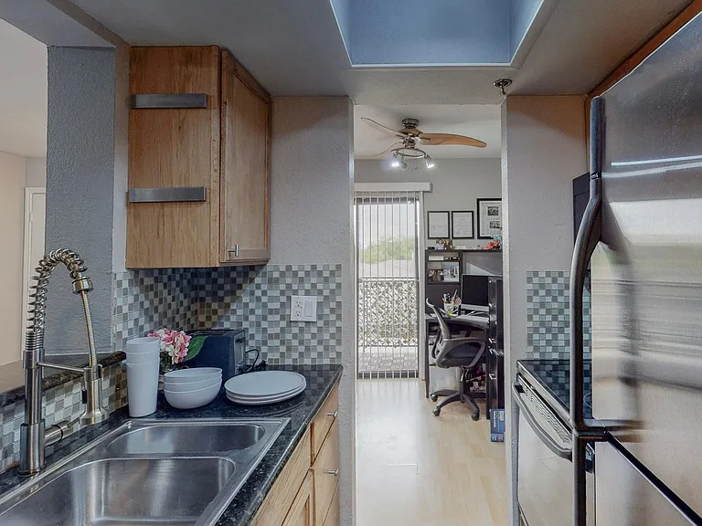 5916 Gaston Ave #304 — Photo 10