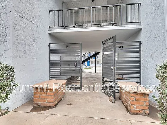 714 E 10th St — Photo 20