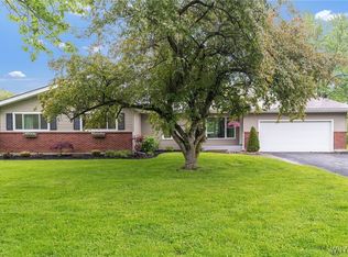 7795 Moyer Rd, Lockport, NY 14094