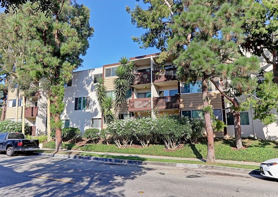1st image of 5900 Canterbury Dr APT A304