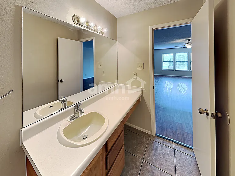 6678 Snow Meadow Dr — Photo 12