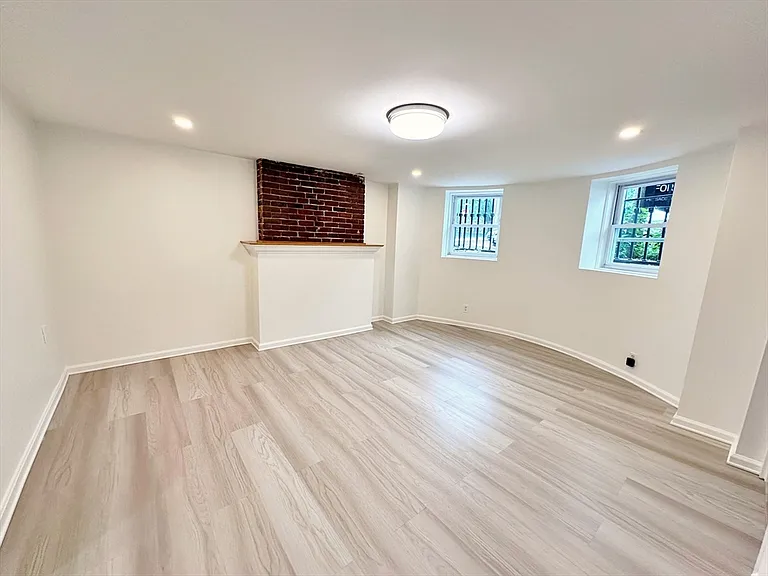 420 Sumner St #1 — Photo 3