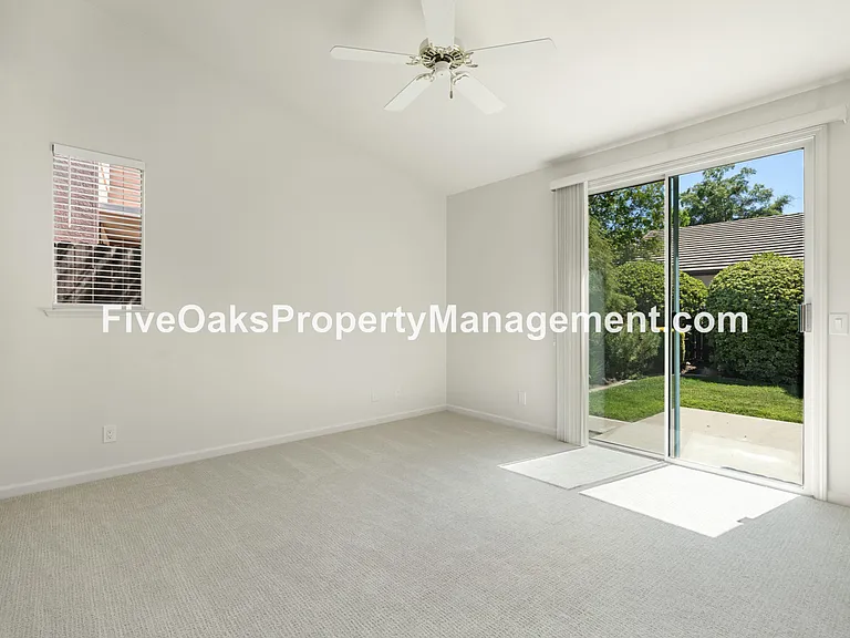 885 Rathbone Cir — Photo 9