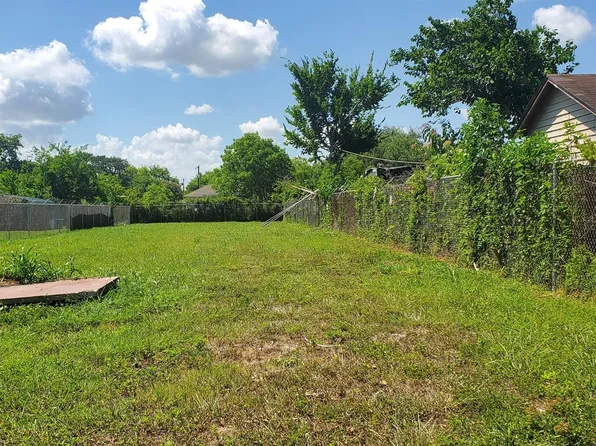5410 Phillips St, Texas City, TX 77591