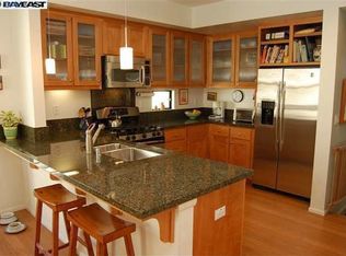 122 City Limits Cir, Emeryville, CA 94608