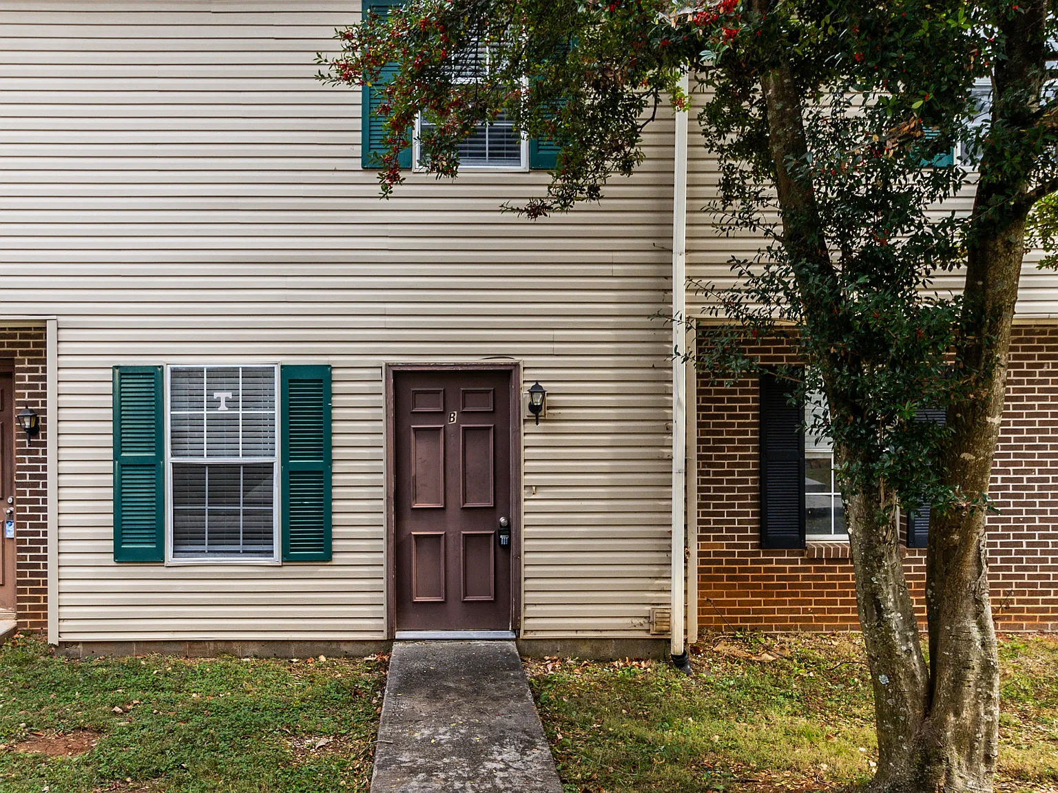 9157 Cedarpark Ln — Photo 1