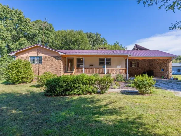 1839 Upper Rd, Seagrove, NC 27341
