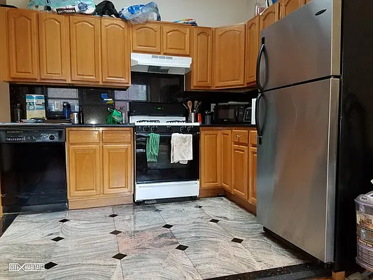 Rented by Citi Habitats | media 39