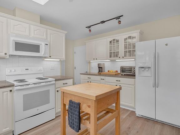 4th image of 601 Spruce St