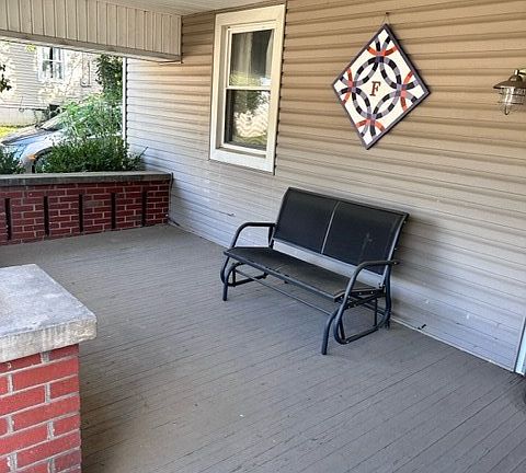 2nd image of 340 Oak St