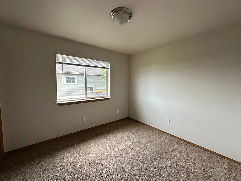 5752 Legoe Ave #202 — Photo 12