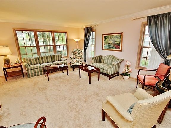 5th image of 530 Ambria Dr