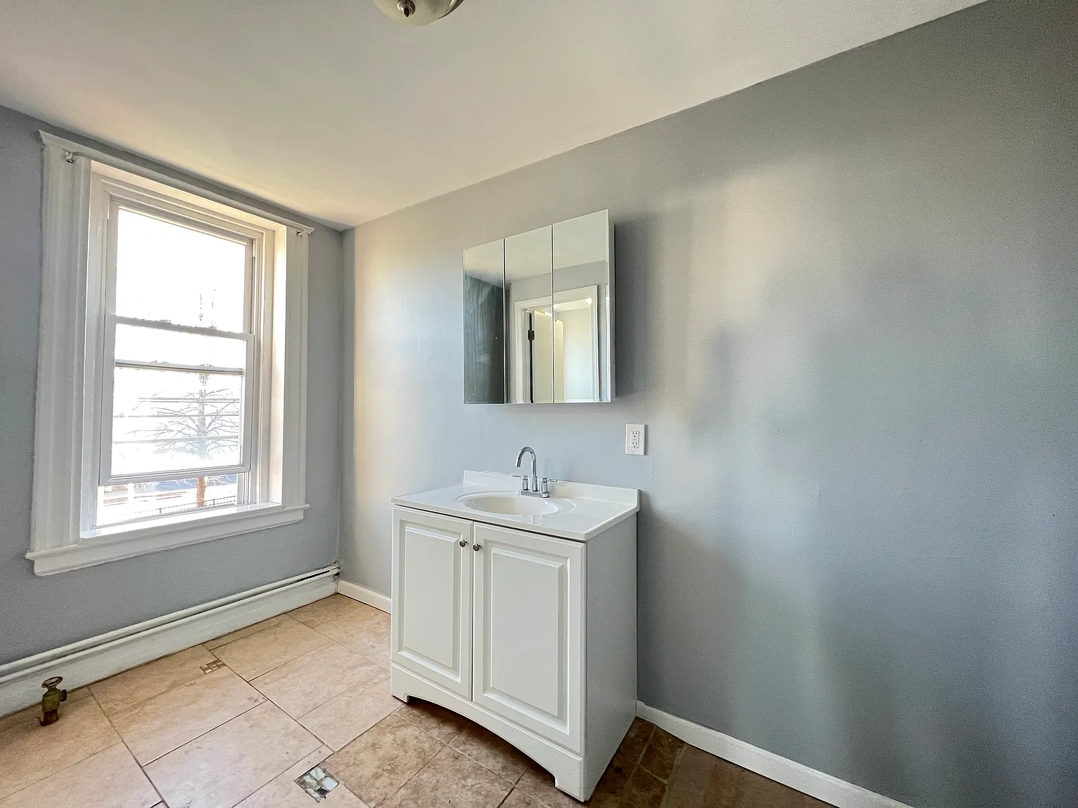 2 bed, 800 sqft, $1,750 — Photo 2