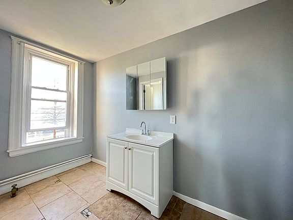 2nd image of 379 Fairmount Ave #3