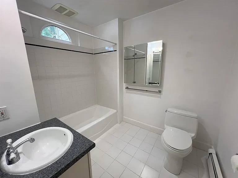19 Maple St #19 — Photo 13