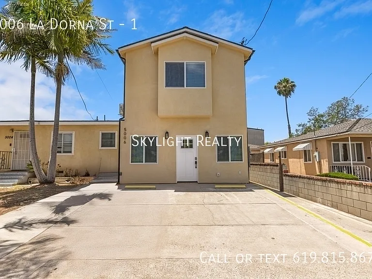 5006 La Dorna St #1 — Photo 1
