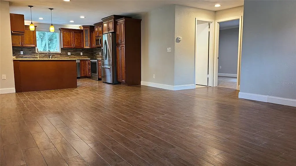 4 bed, 2.0 bath, 1797 sqft, $2,900 — Photo 3